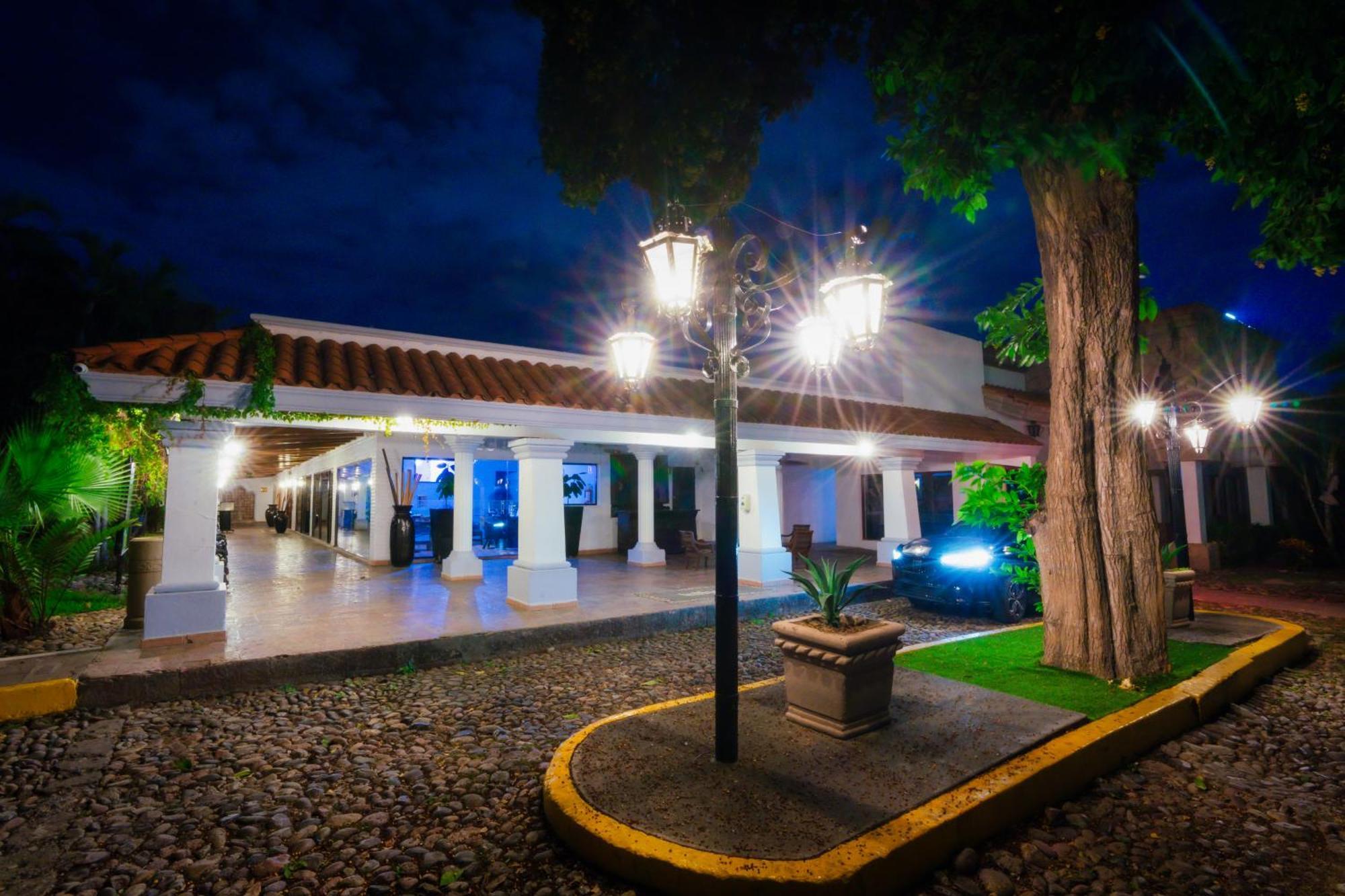 فندق Inhouse Select Hacienda Tres Rios Culiacán المظهر الخارجي الصورة